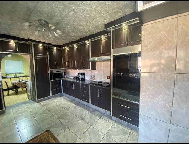 3 BEDROOM FREEHOLD FOR SALE IN DALPARK EXT 11